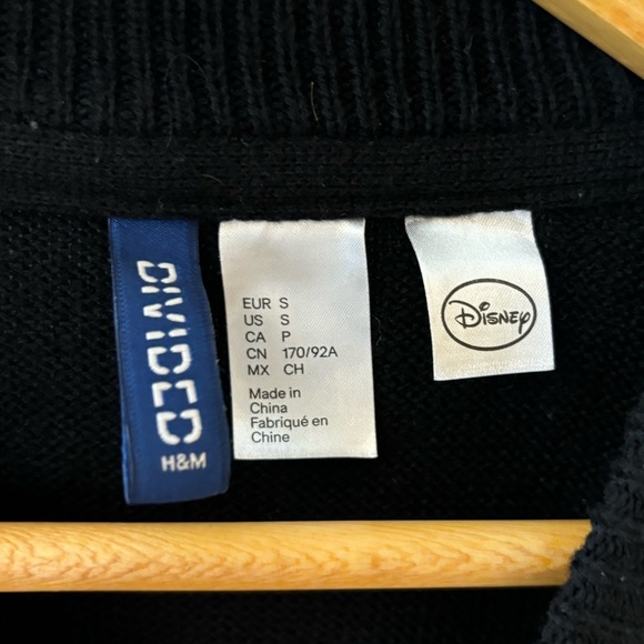 H&M Disney Surprised Mickey Mouse Oversized Sweater - Picture 3 of 7